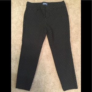 Super cute fit pants. Great for work.